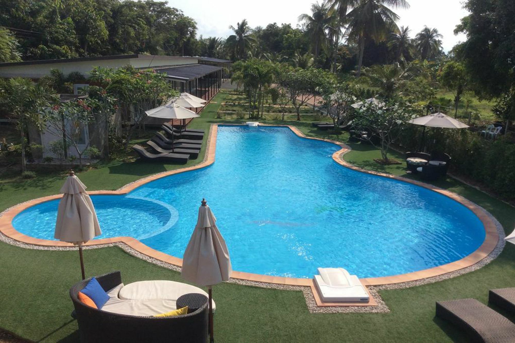 Hotel Check In And Chill Out à Ban Laem Sok Extérieur photo
