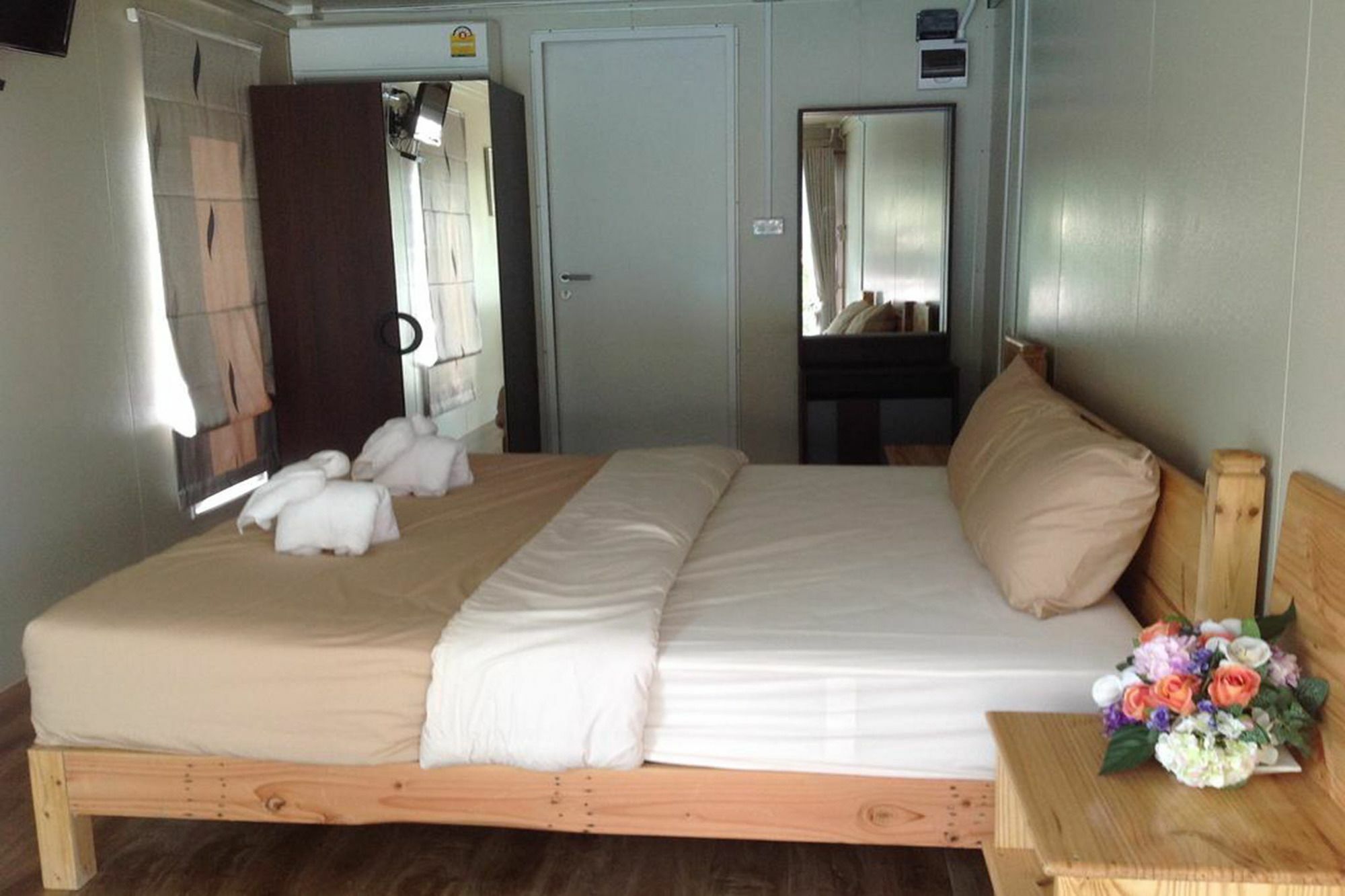 Hotel Check In And Chill Out à Ban Laem Sok Extérieur photo