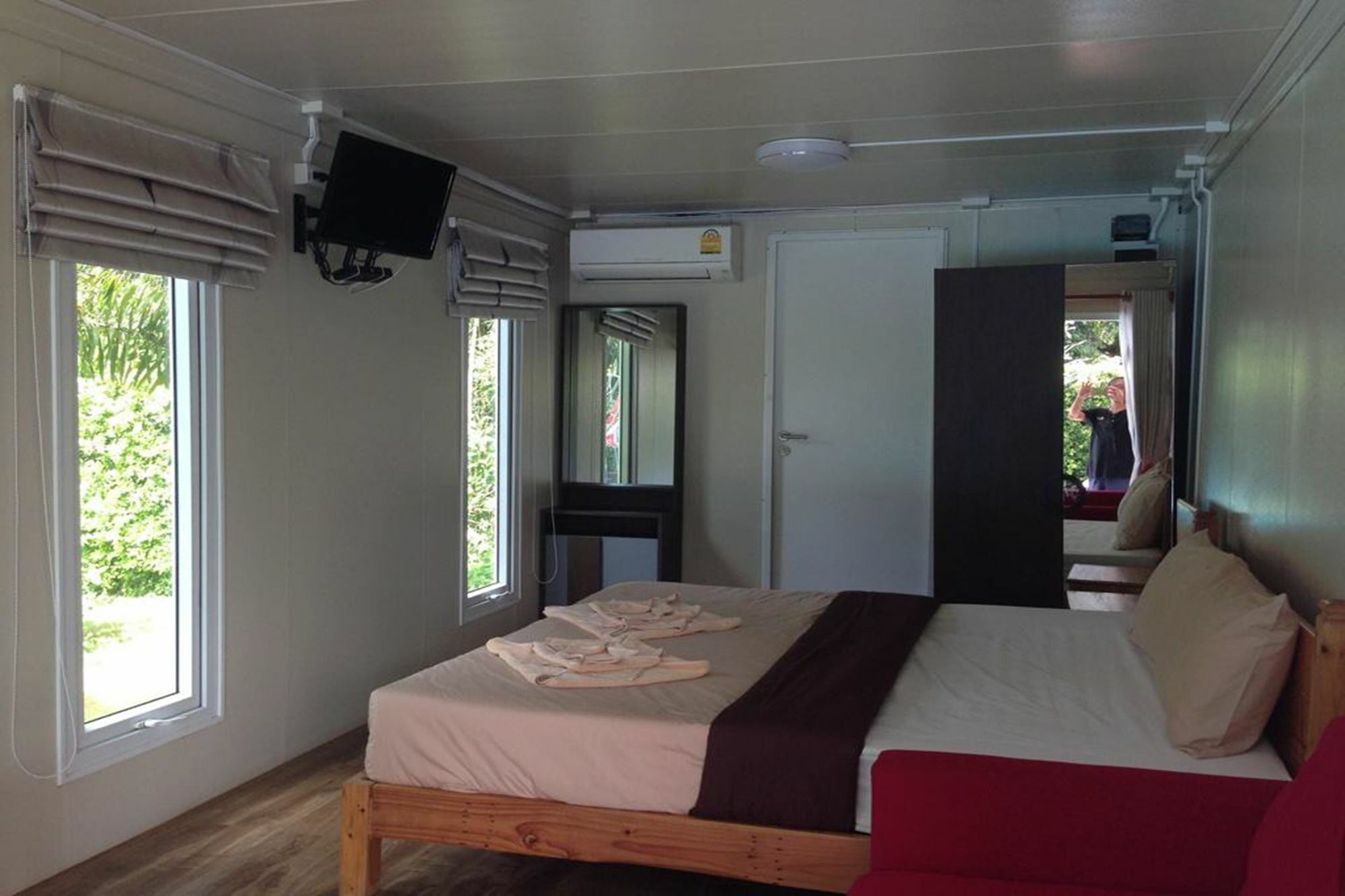 Hotel Check In And Chill Out à Ban Laem Sok Extérieur photo