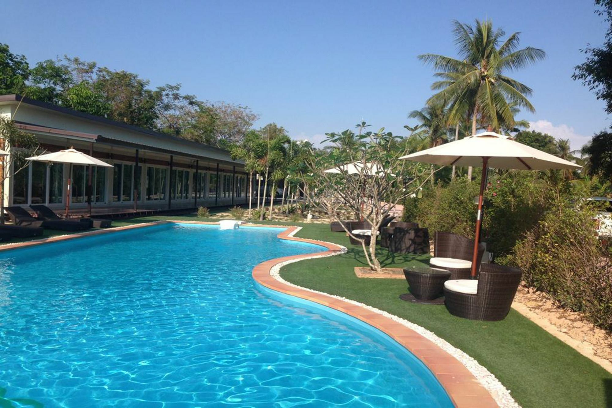 Hotel Check In And Chill Out à Ban Laem Sok Extérieur photo